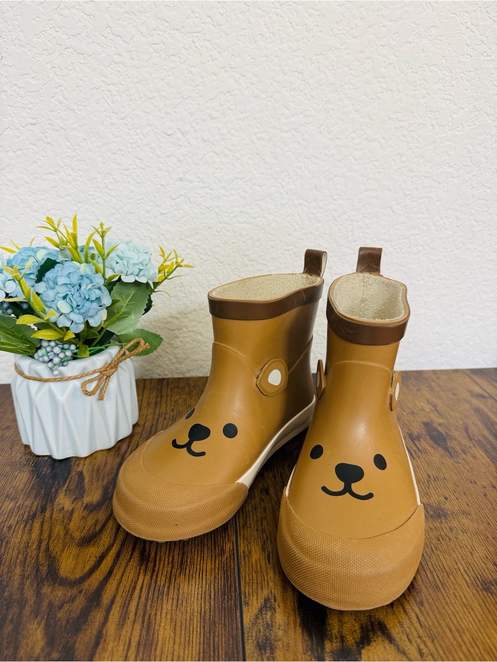 H&M • Teddy Bear Character Rain Boots with Pull Tabs in Neutral Brown Tan Beige